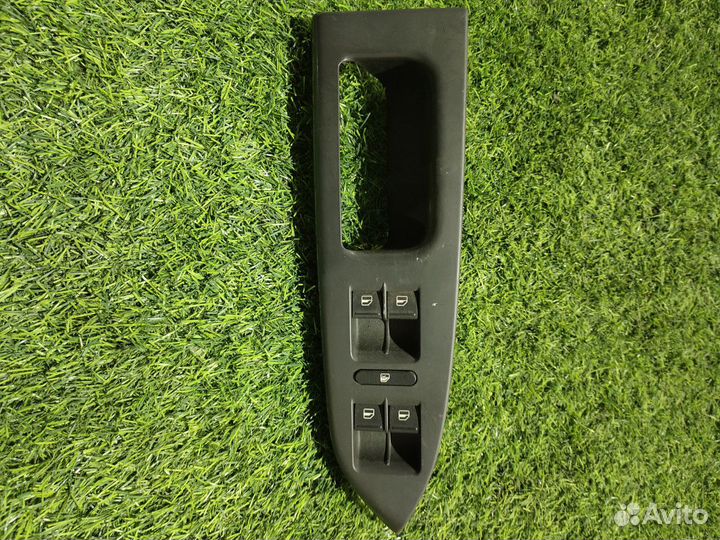 Блок стеклоподъемников Volkswagen Touran (1T)