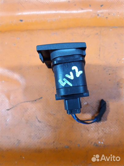 Кнопка открывания багажника Ford Mondeo III (2000