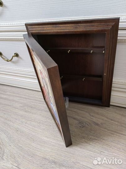 Ключница настенная