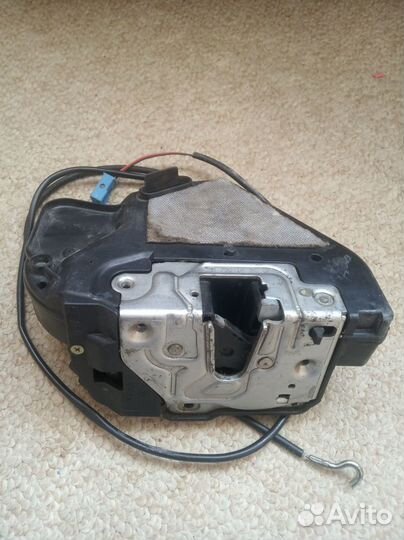 Замок двери Меrсеdes W211 Е211 задний пpавый (б/у)