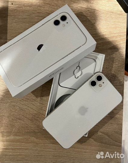 Телефон iPhone 11