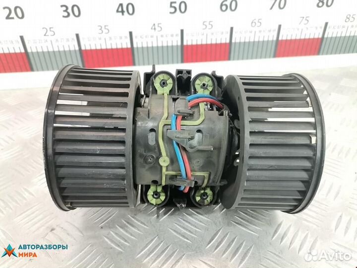 Моторчик печки Renault Scenic 3 2011 272109961R