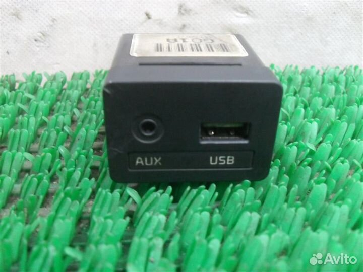 Разъем USB KIA Sorento XM 2017