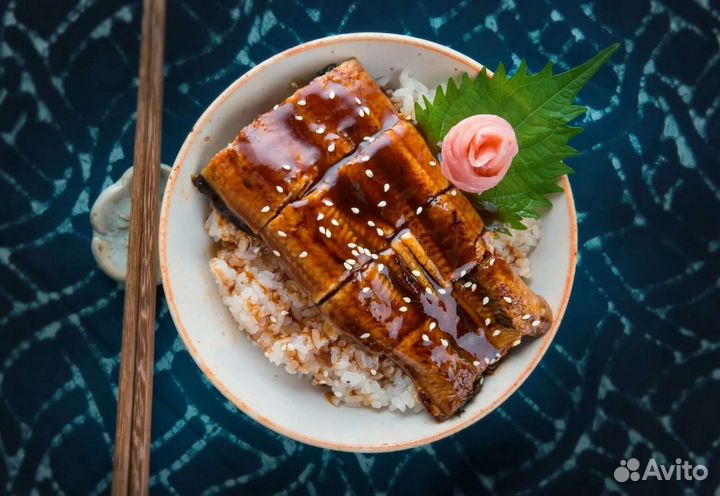 Угорь жареный в соусе