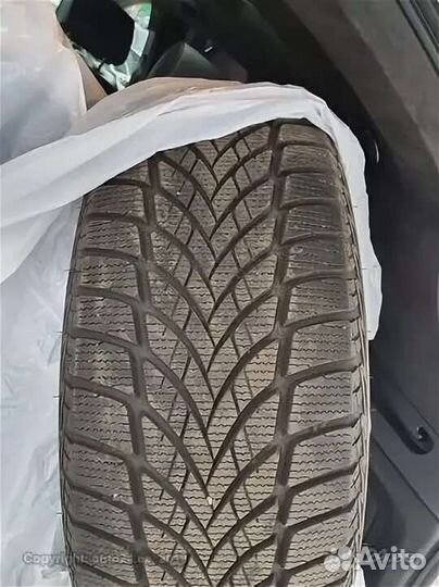 Goodyear UltraGrip Ice 2 215/55 R17