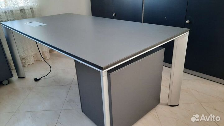 Кабинет стол, шкафы, тумбы Bene Австрия