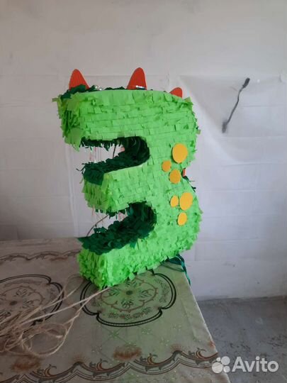 Пиньята цифра 3, Дракончик