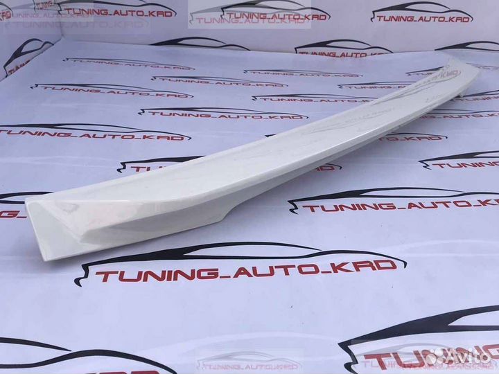 Спойлер под стекло Toyota Land Cruiser 200 P7686