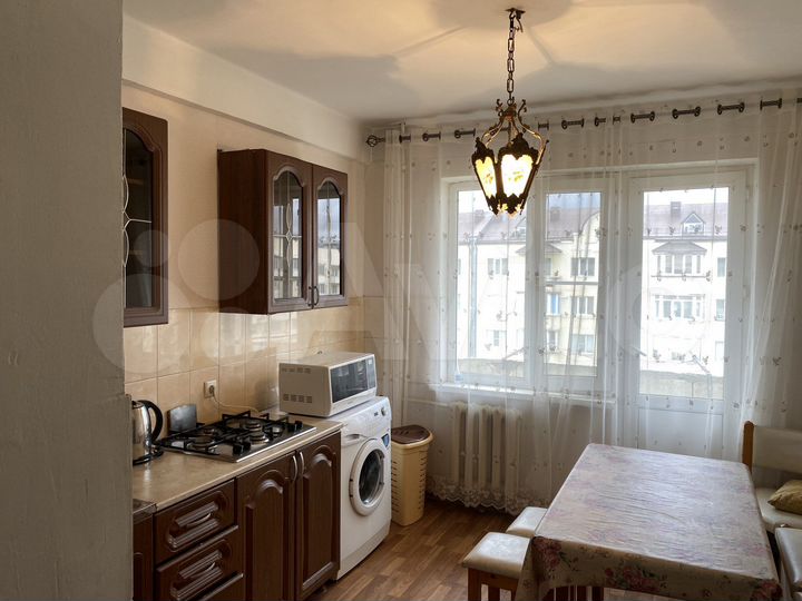 2-к. квартира, 74 м², 9/9 эт.