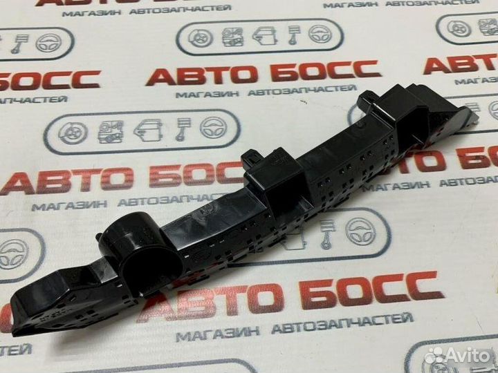 Крепление бампера переднее правое Subaru Forester