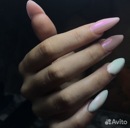 Модель на ногти