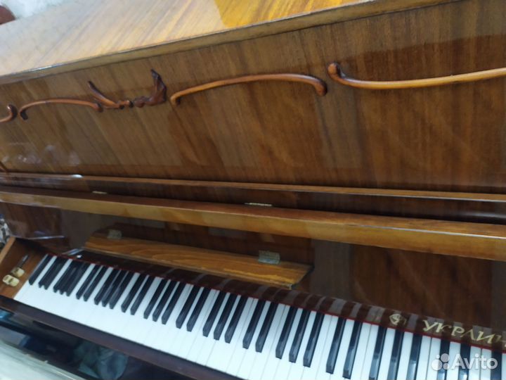 Пианино Украина (Чернигов)