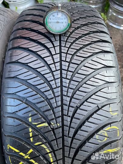 Goodyear Vector 4Seasons Gen-2 SUV 225/60 R18
