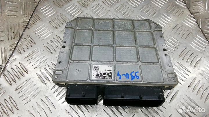 Блок управления двигателем Toyota Verso