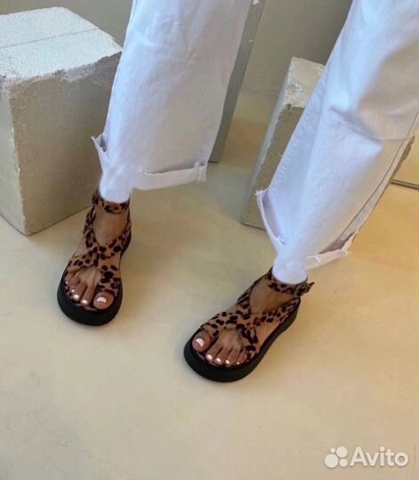 Сандалии для девочки