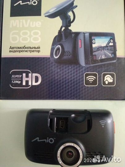 Видеорегистратор MiVue 688