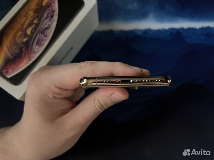 iPhone Xs, 64 ГБ