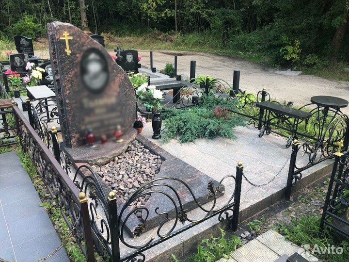 Памятники/благоустройство/подиумы/оградки/вазы