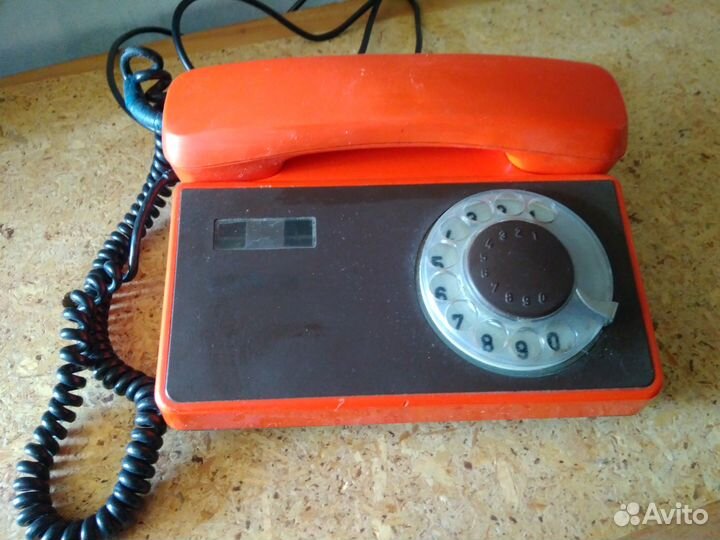 Два винтажных телефона (обн 21.01.23)