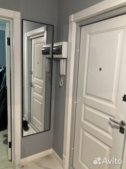 Зеркало в прихожую в алюминиевой раме