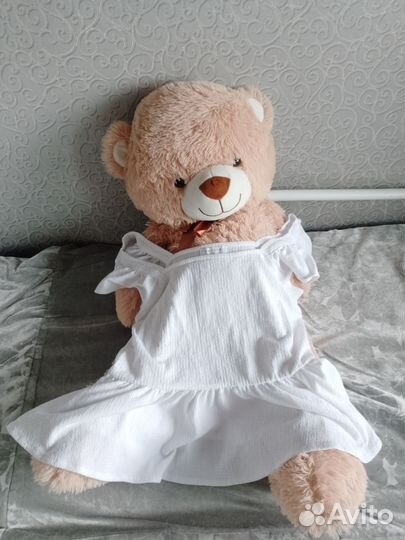 Летняя белая маечка с крылышками