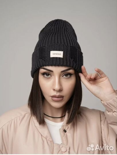 Новая шапка со спущеными петлями унисекс
