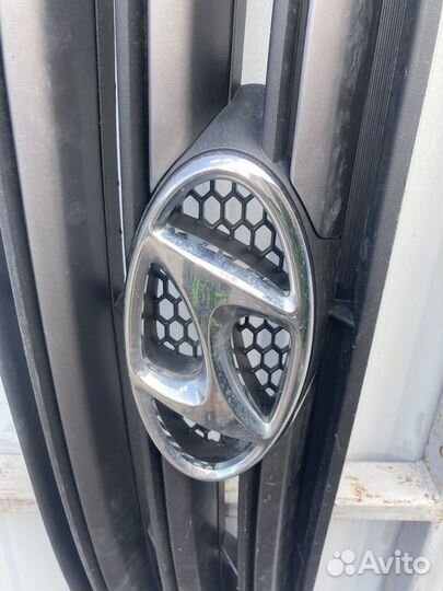Эмблема решотки радиатора hyundai creta 1