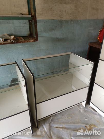 Стеклянная витрина бу