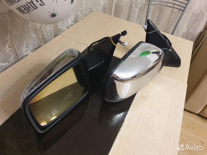 Правое боковое зеркало на Dodge Ram 1500 IV