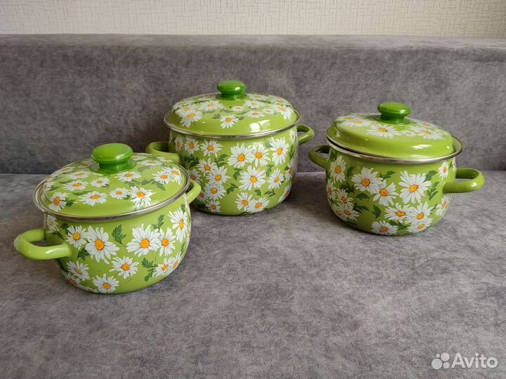 Набор эмалированных кастрюль новый
