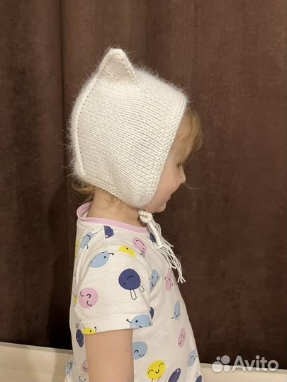 Вязаный чепчик с ушками