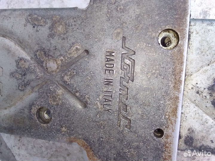 Крышка на бензовоз