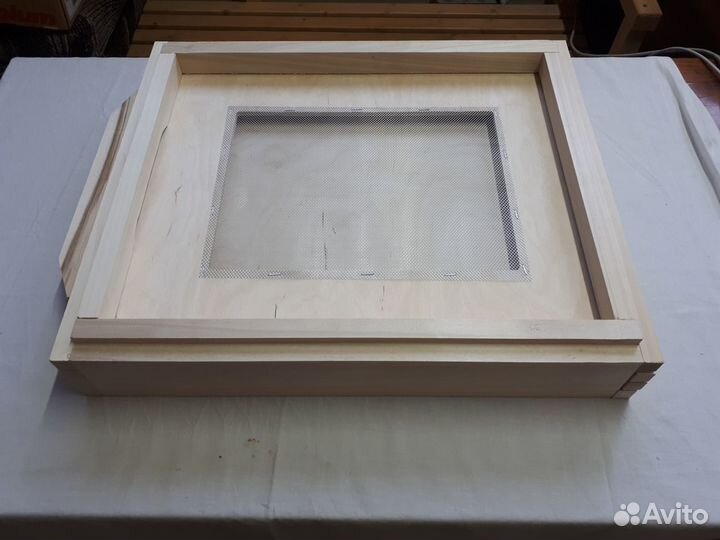 Дно пчелиного улья