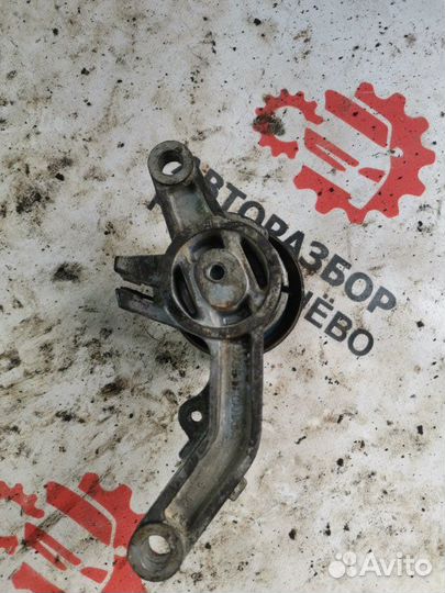 Кронштейн натяжного ролика Газ 31105 chrysler 2008