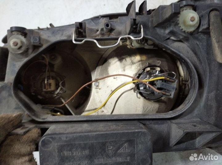 Фара правая Фольксваген Шаран