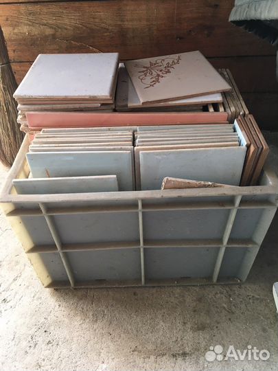 Керамическая плитка настенная бу