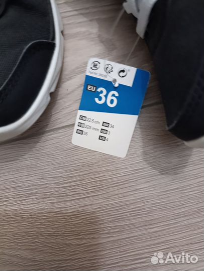 Кроссовки декатлон новые