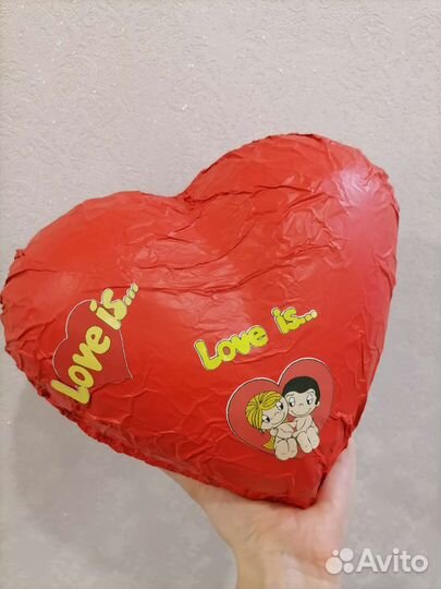 Шоколадное сердце Love is