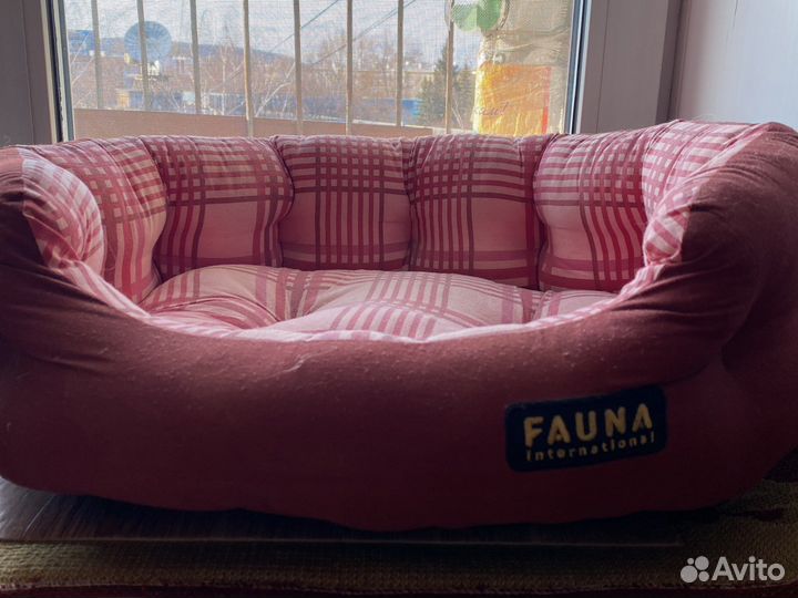 Переноска для собак и лежанка для собак