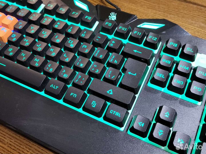 Игровая клавиатура с подсветкой