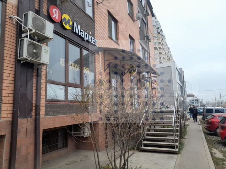 Помещение 43 кв. м. с арендатором, первый этаж