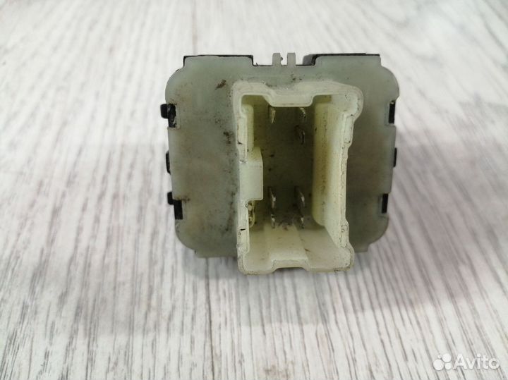 Блок кнопок стеклоподъемников Renault sandero step