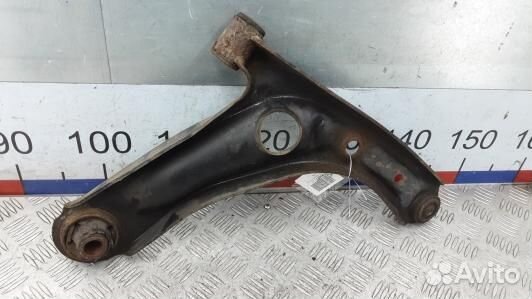 Рычаг передний нижний левый toyota aygo B1 (8NI12L