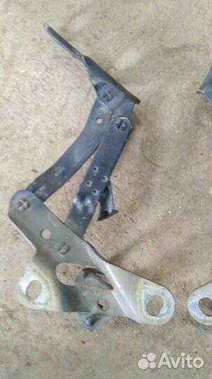 Петля капота Ford Galaxy 1995-2006