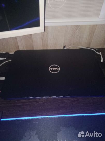 Ноутбук dell Inspiron