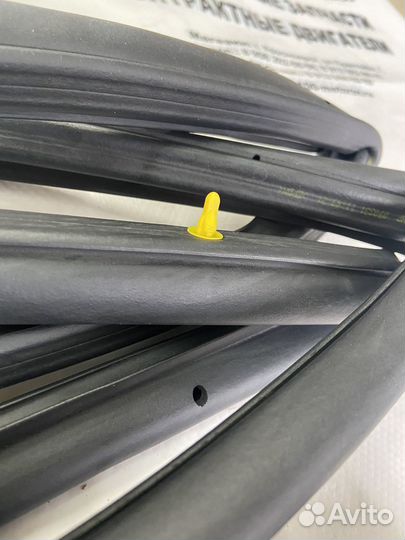 Уплотнитель двери передней правой Hyundai Terracan