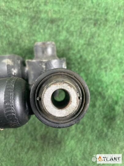 Амортизатор задний toyota prius