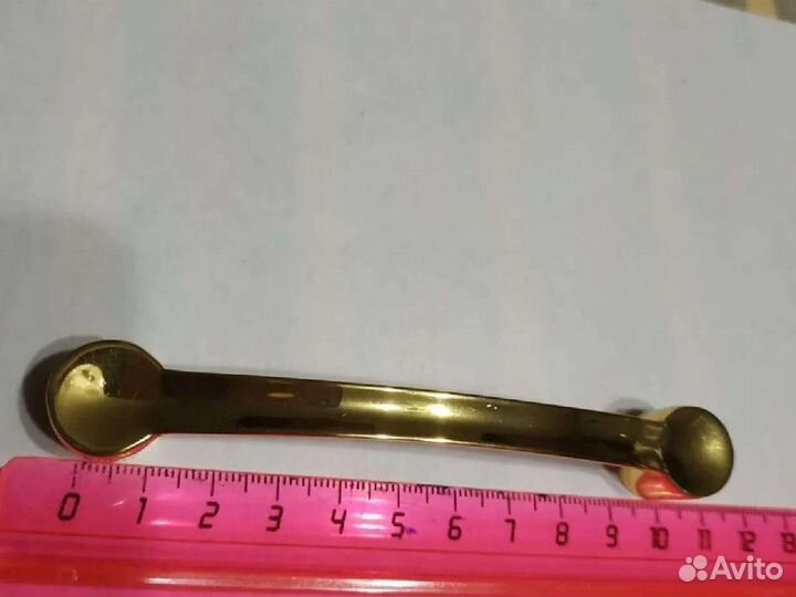 Мебельная ручка