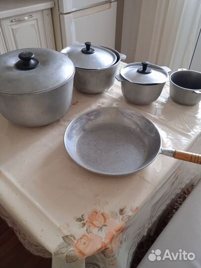 Чугунная сковорода,чугунные казаны