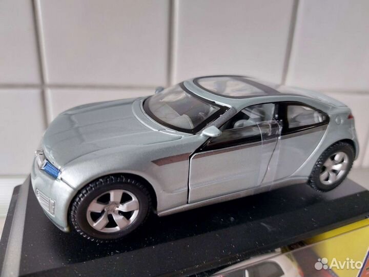 Модель Chevrolet Volt Concept 1:32
